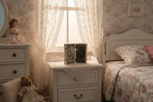Load image into Gallery viewer, The Secret Garden lighted diorama bookbox with book