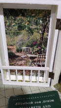Load image into Gallery viewer, Elizabeth &amp; Her German Garden Lighted Diorama Booknook/book